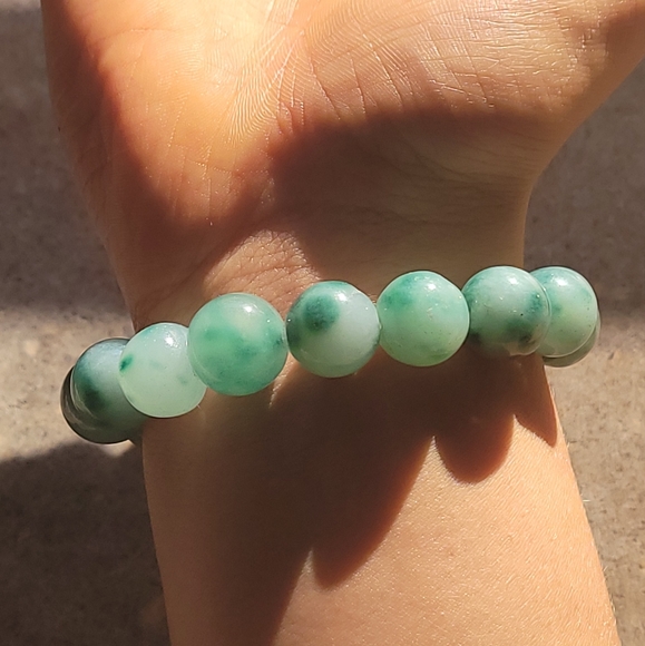 🖤3/$50 Malaysian Jade Stone Bracelet - Picture 4 of 5